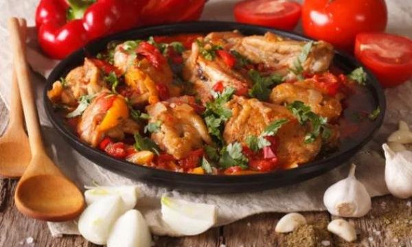 Чахокбілі з куркою