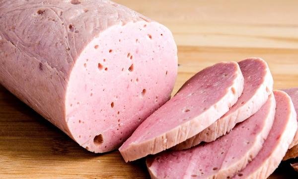 Домашня варена куряча ковбаса