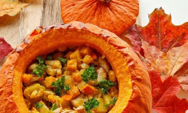 kurochka-v-gorshhykah-iz-garbuza