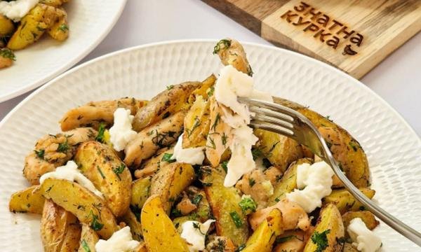 zapechena-kartoshechka-z-kurochkoyu-ta-moczareloyu