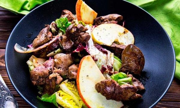 Смачний салат з курячої печінки: найшвидший рецепт