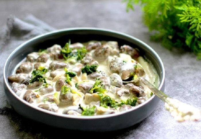 Курячі серця в сметані