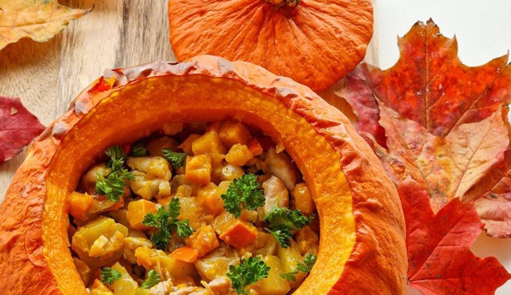 kurochka-v-gorshhykah-iz-garbuza