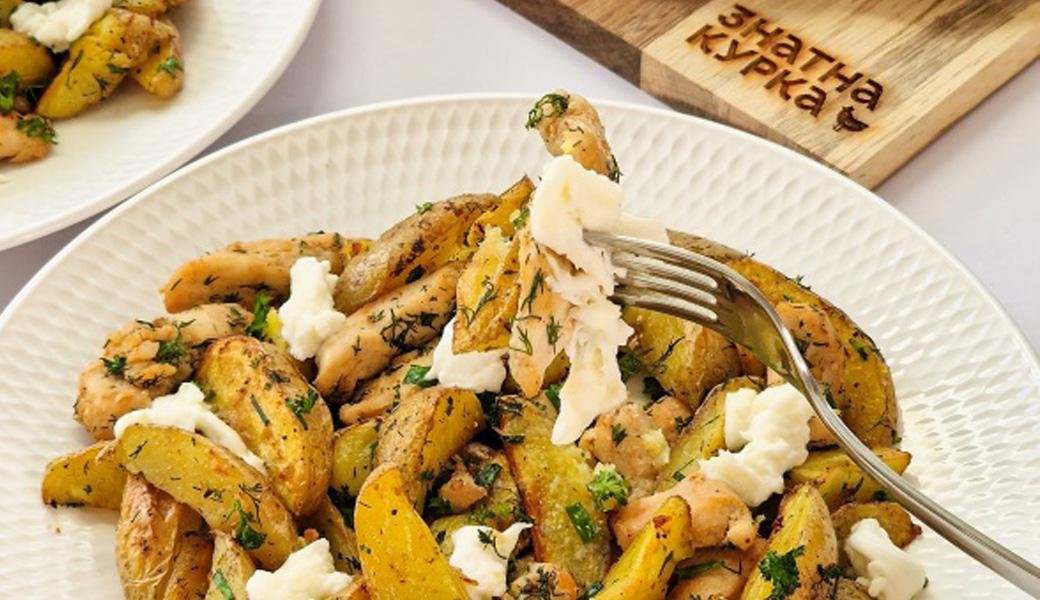 zapechena-kartoshechka-z-kurochkoyu-ta-moczareloyu