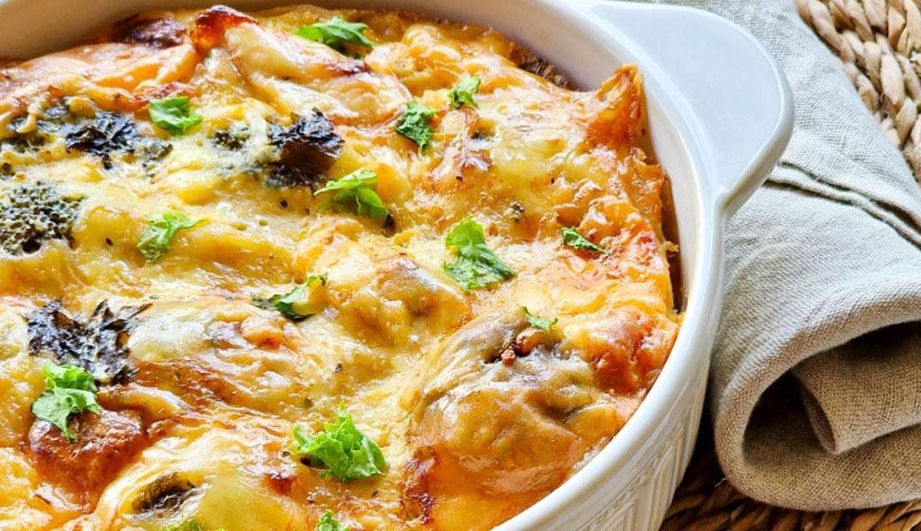 zapikanka-z-kuryachim-file-znatnoyi-kurki-ta-brokoli
